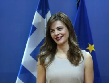 Ε. Αχτσιόγλου: Προχωράμε άμεσα στην αύξηση του κατώτατου μισθού